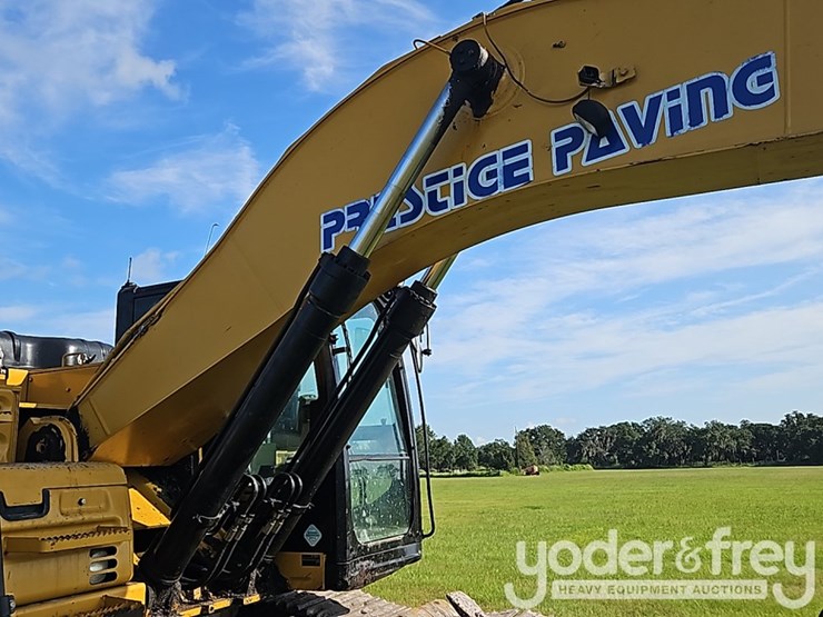 2015-caterpillar-329fl-image-12