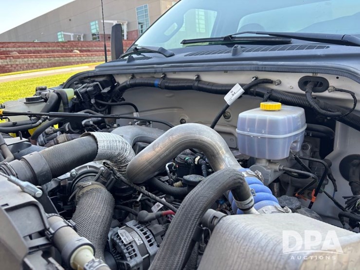 2023-ford-f650-image-28
