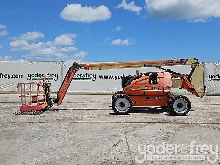 2017-jlg-600aj-image-2