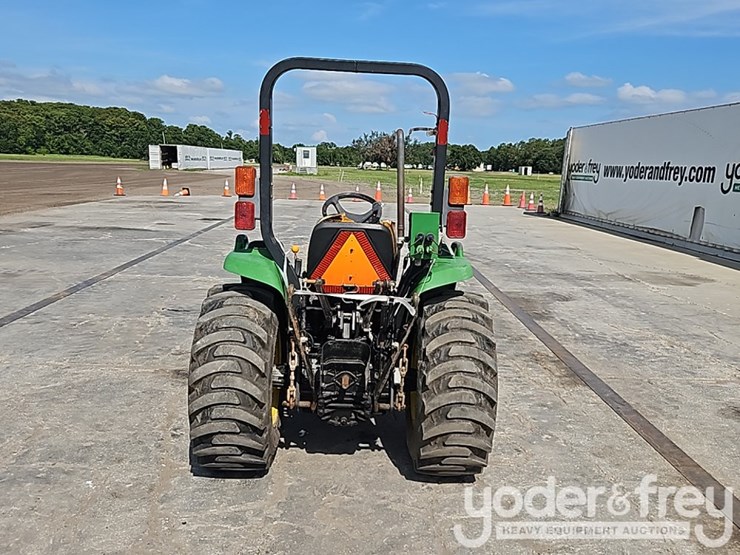 2014-john-deere-3032e-image-13