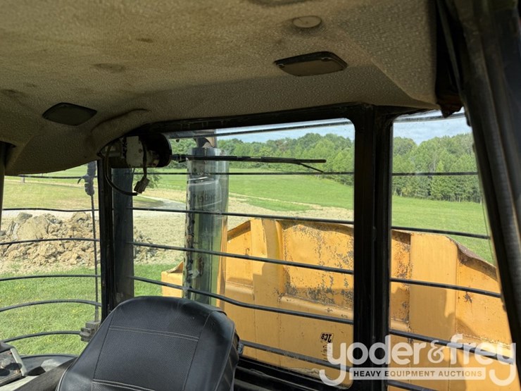 2005-jcb-718-image-43