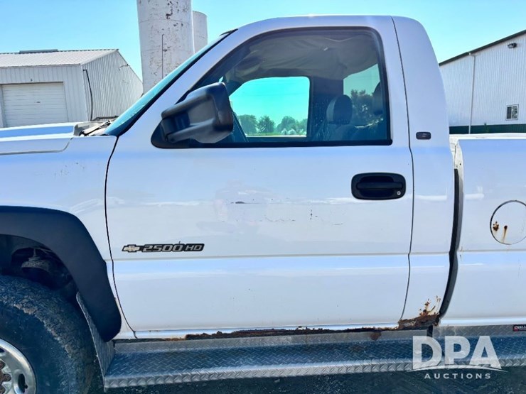 2005-chevrolet-2500hd-image-22