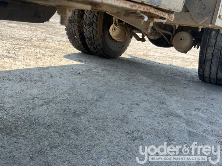 2000-ford-f750-image-14