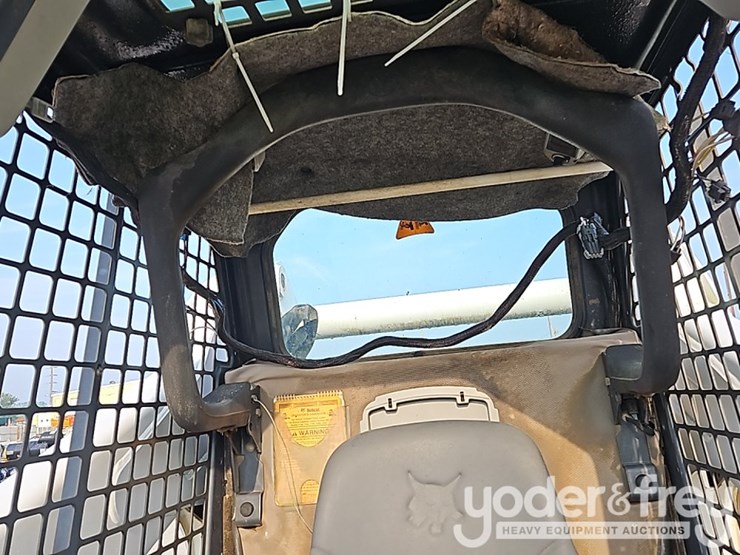 2007-bobcat-t300-image-26