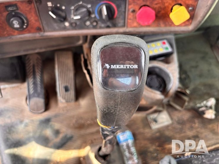 2003-kenworth-t800-image-84