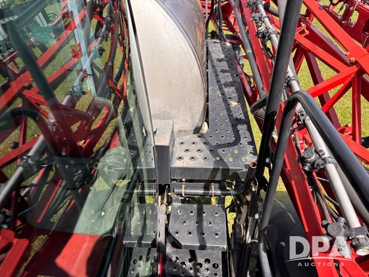 2019-case-ih-patriot-4440-image-103