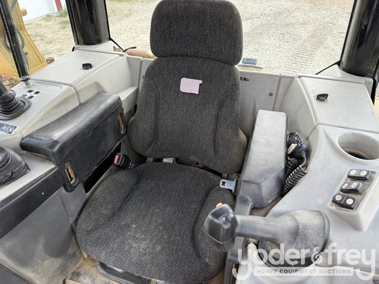2015-caterpillar-d6n-xl-image-39