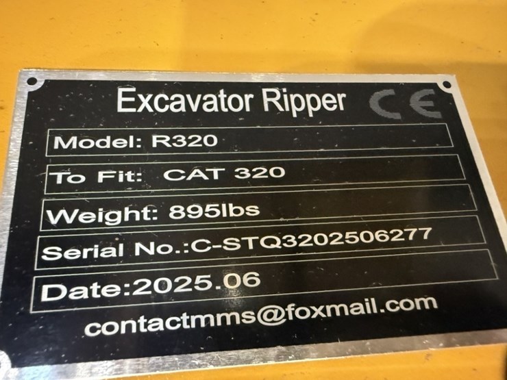 2025-caterpillar-320-image-5
