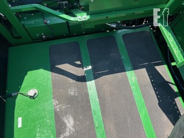 2014-john-deere-s670-image-96