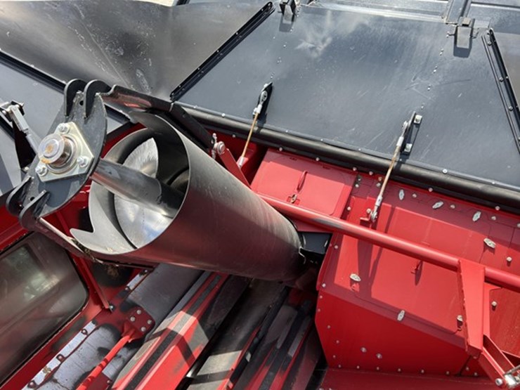 2023-case-ih-8250-image-36