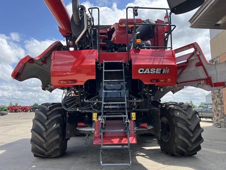 2023-case-ih-8250-image-35