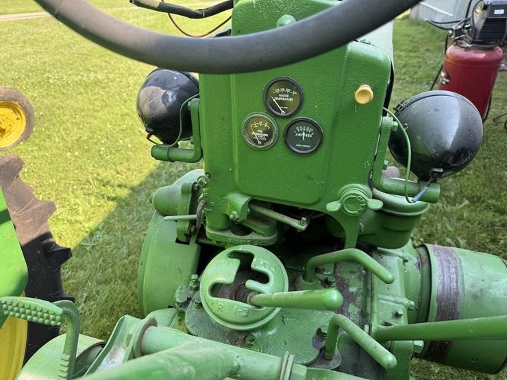 john-deere-b-image-12