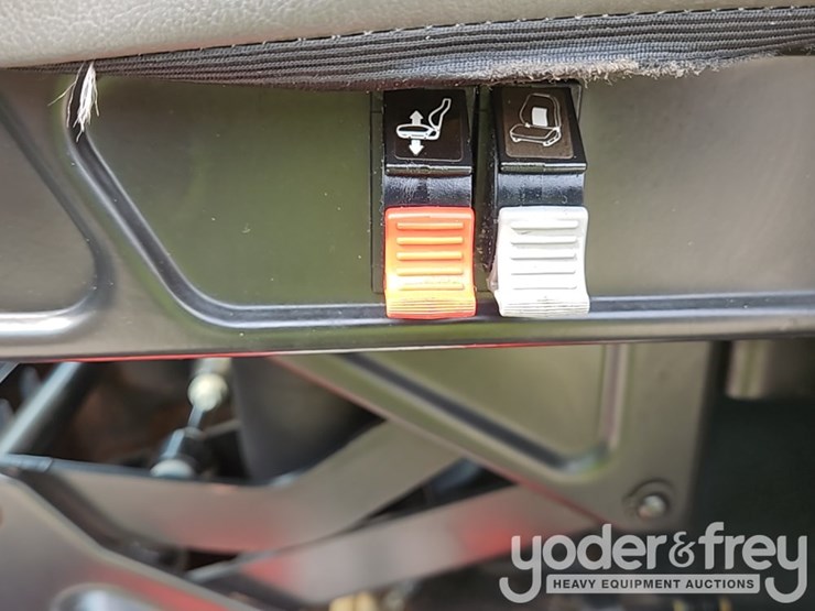 2017-international-durastar-4300-image-55