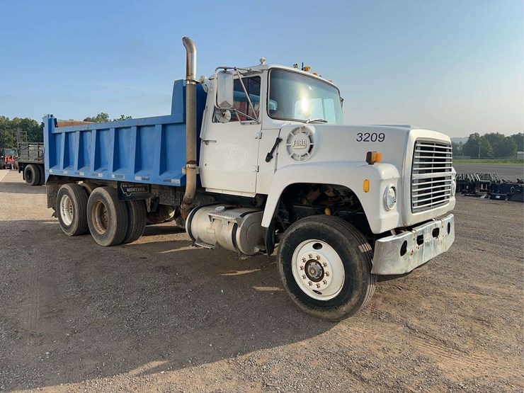 1982-ford-lt9000-image-2