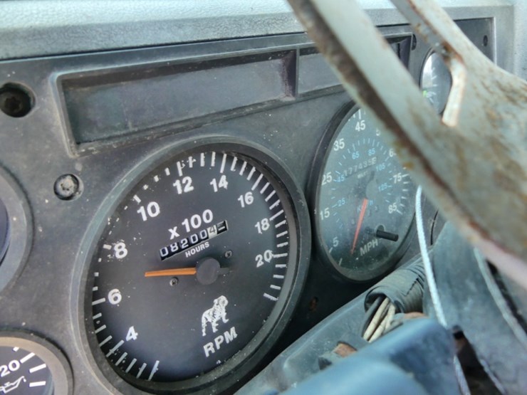 1999-mack-ch613-image-13
