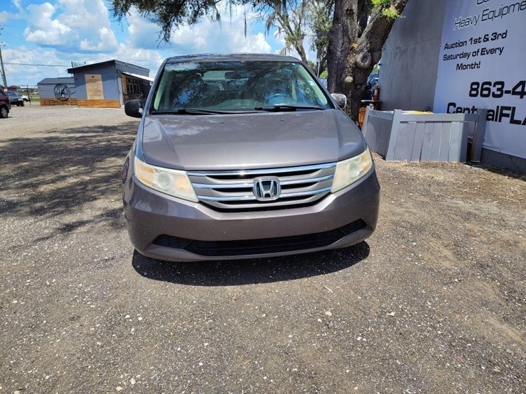 2013-honda-odyssey-image-2