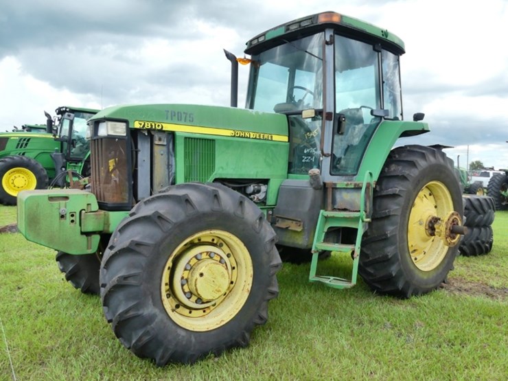 john-deere-7810-image-1
