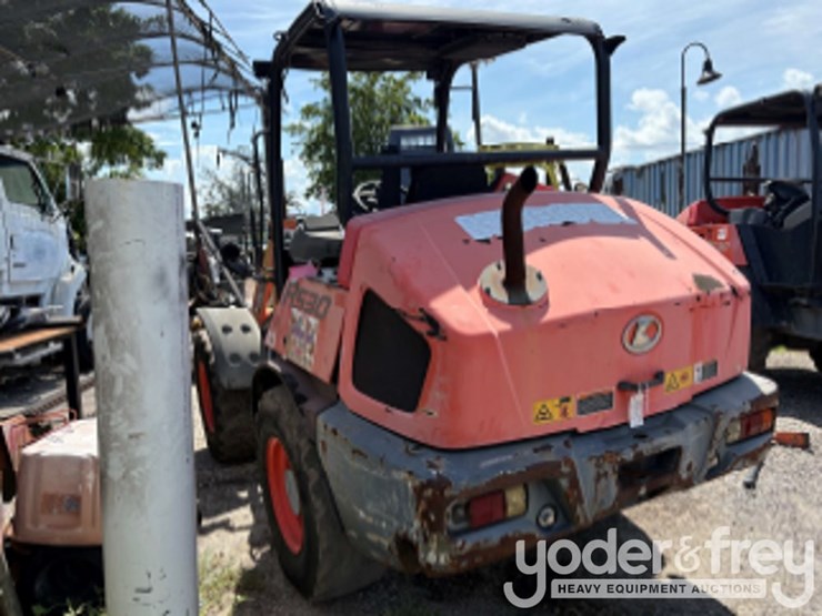 2016-kubota-r530-image-2