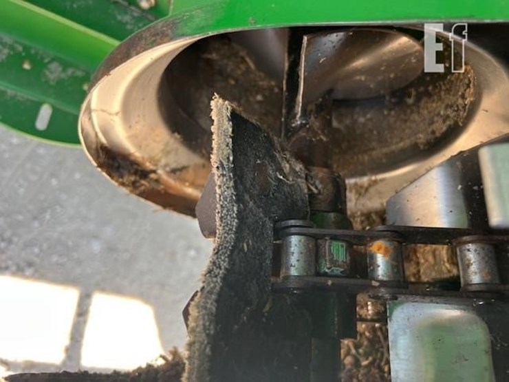 2014-john-deere-s670-image-61
