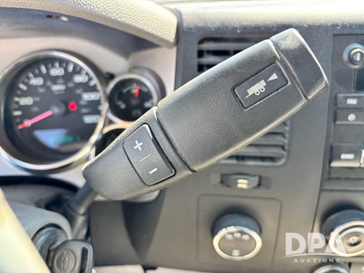 2013-chevrolet-silverado-2500-lt-image-77