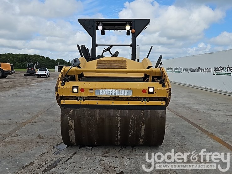 2011-caterpillar-cb54-image-15