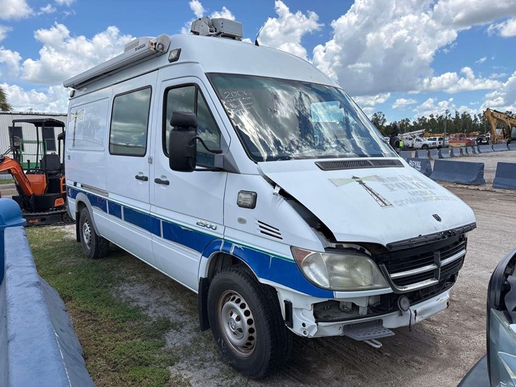 2006-dodge-sprinter-2500-image-2