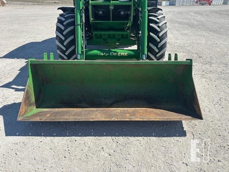 2014-john-deere-6125r-image-18
