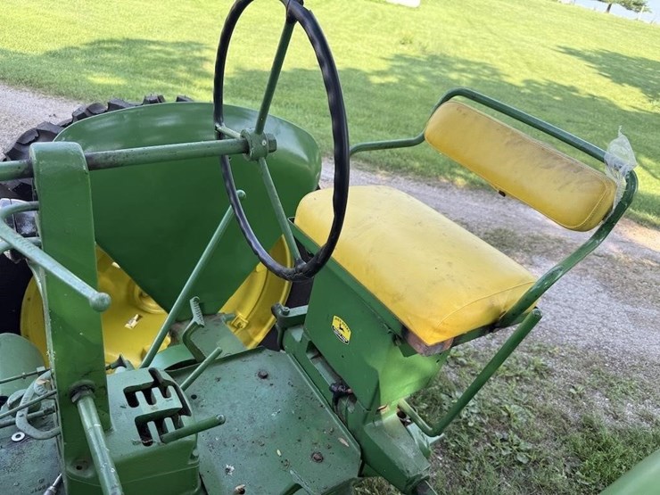 john-deere-b-image-8