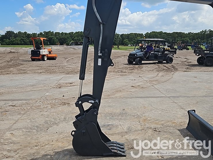 2023-deere-35g-image-18