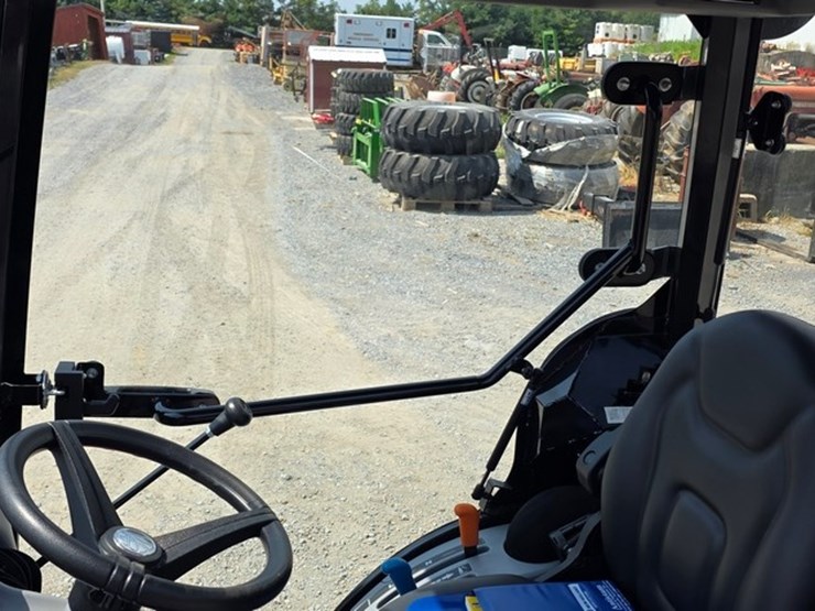 2021-new-holland-workmaster-25s-image-40