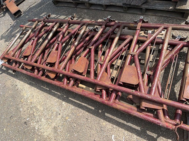 pallet-of-(3)-cattle-headlocks-image-5