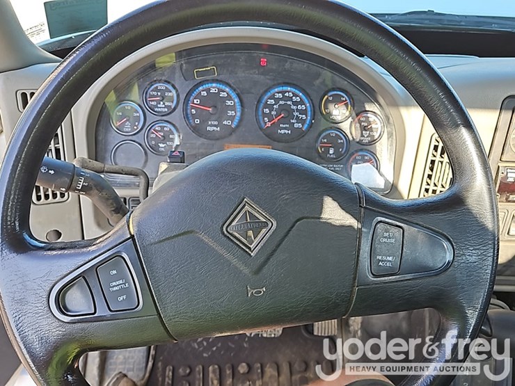 2016-international-durastar-4300-image-59