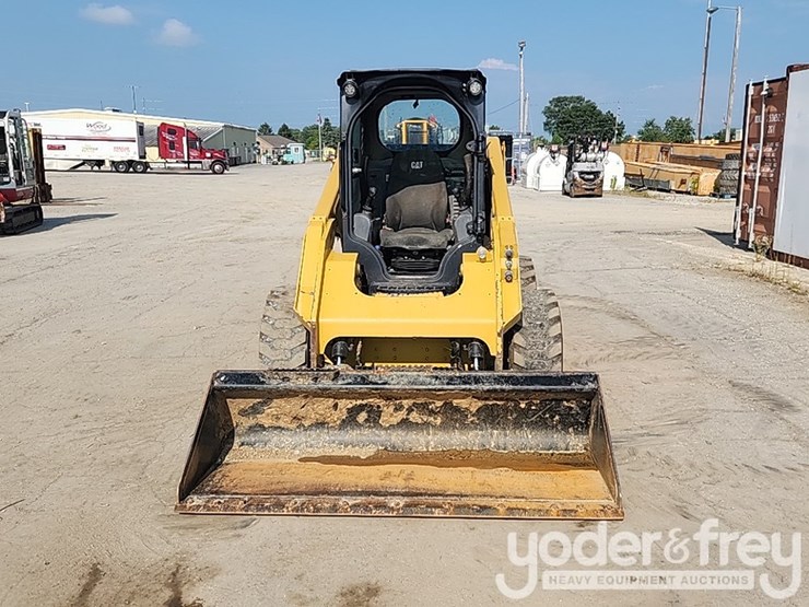 2023-caterpillar-246d3-image-10