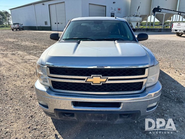 2011-chevrolet-silverado-2500hd-lt-image-13