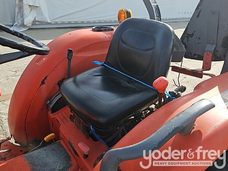2014-kubota-l2501dt-image-17