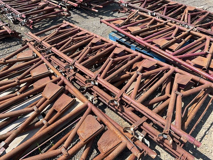 pallet-of-(3)-cattle-headlocks-image-2