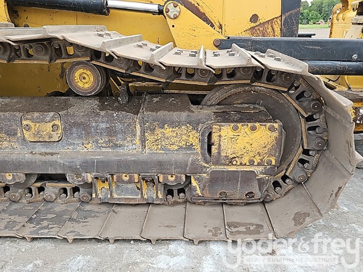 2016-caterpillar-d6k2-lgp-image-12