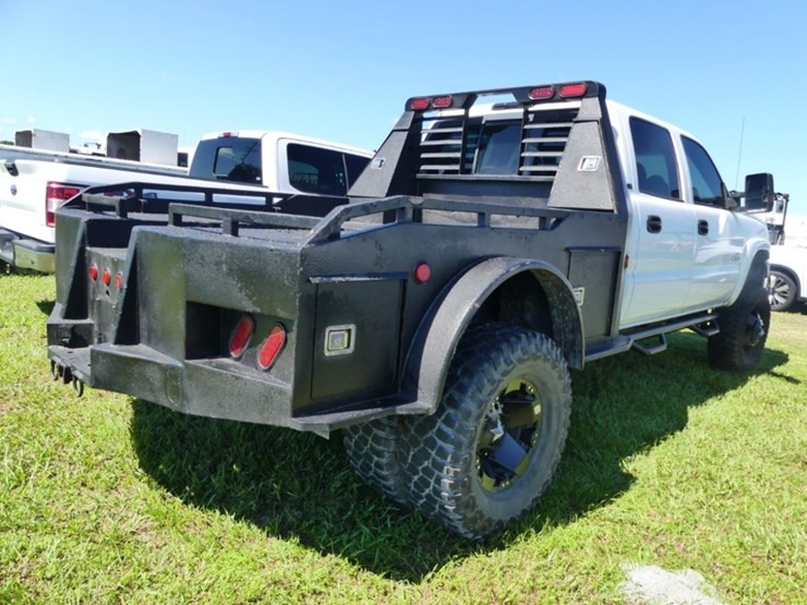 2005-chevrolet-3500-image-3