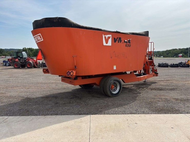 val-metal-b-max-630-cattle-feed-mixer-image-3