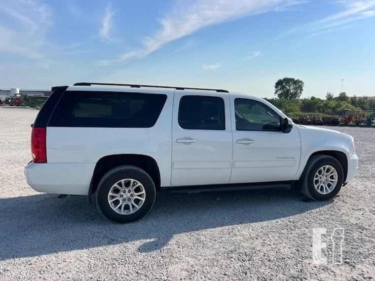 2011-gmc-yukon-xl-image-7