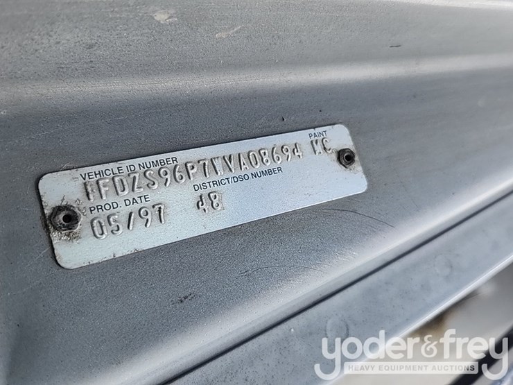 1998-ford-l9000-image-43