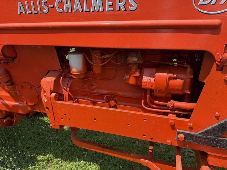 allis-chalmers-d17-tractor-image-11