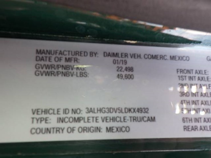 2020-freightliner-114sd-image-19