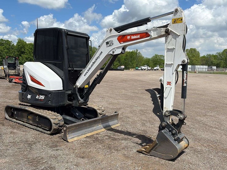 2023-bobcat-e35i-image-2