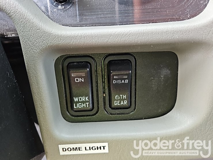 2015-international-durastar-4300-image-42