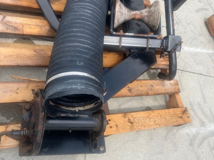 2005-bourgault-5200-image-38