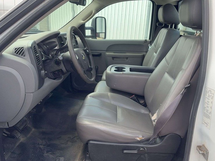 2013-chevrolet-silverado-image-26