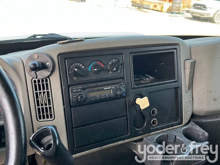 2013-international-durastar-4300-image-21