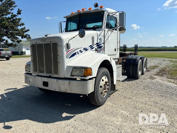 1999-peterbilt-385-image-21