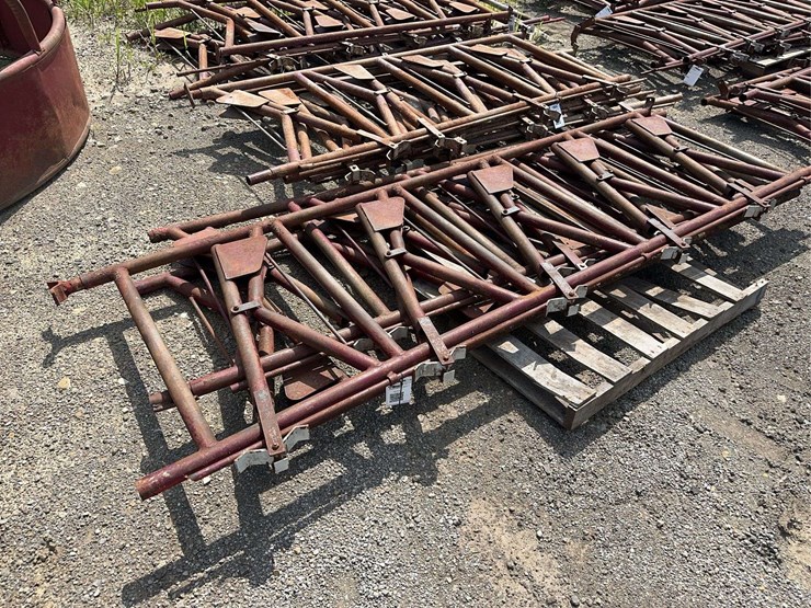 pallet-of-(3)-cattle-headlocks-image-1